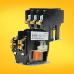 Contactor eléctrico de alta capacidad, diseñado para controlar el encendido y apagado de equipos de alta potenci
