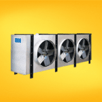 Evaporador para cuartos fríos, diseñado para una distribución uniforme del frío, asegurando la conservación eficiente de productos refrigerados.