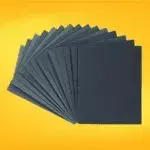  Papel abrasivo para desbaste y acabado en superficies metálicas, plásticas y de madera.